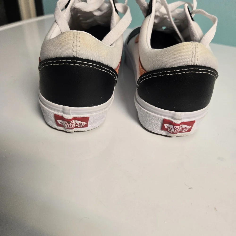 VANS - Picture 4 of 8